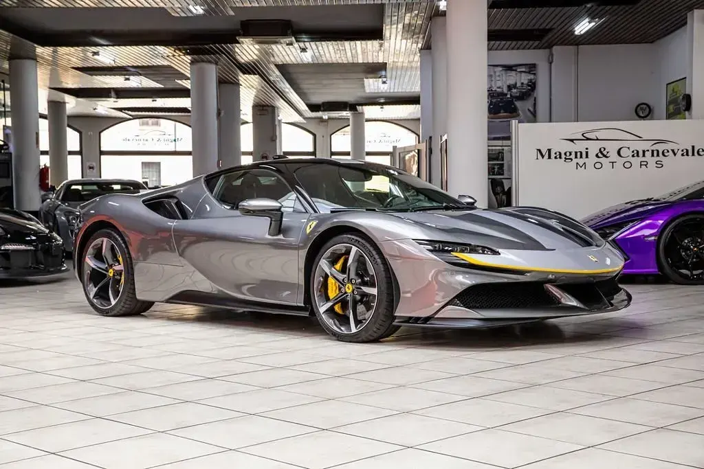 Gebraucht Ferrari SF90 999 PS (734 kW) 2023 Grau