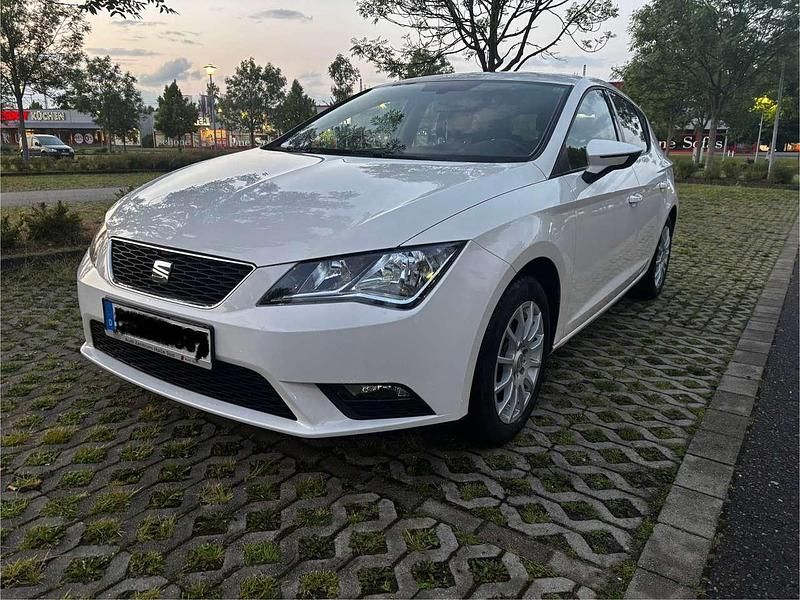 Weiß Gebraucht 2016 Seat Leon Style Limousine | 8.500 € (Fairer Preis) - Bild 1/4