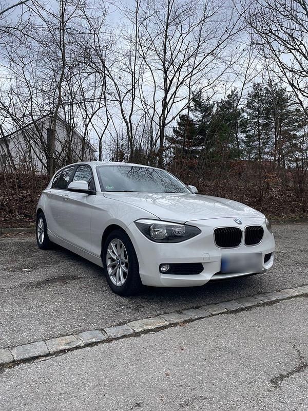 Gebraucht BMW 114 102 PS (75 kW) 2012 Weiß Kleinwagen