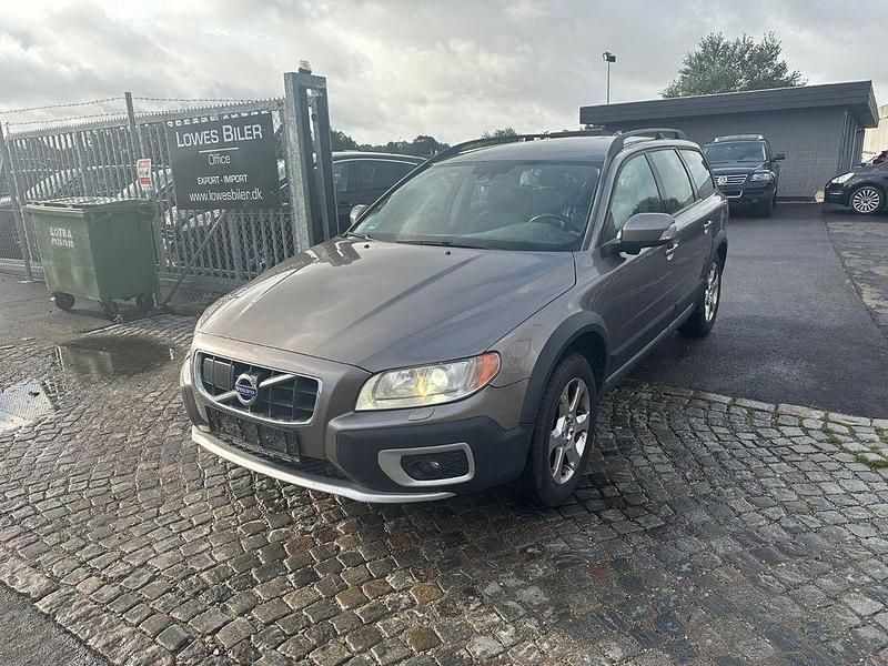 Grau Gebraucht 2010 Volvo XC70 Kinetic SUV | 5.800 € (Fairer Preis) - Bild 1/4