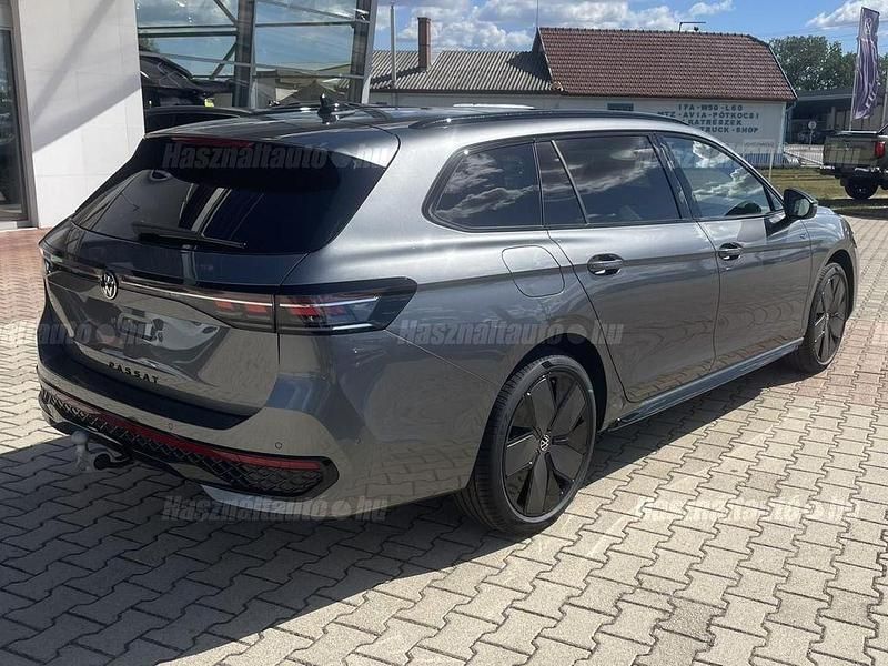 Nowe VW Passat R-line 265 KM (194 kW) 2025 Szary Kombi