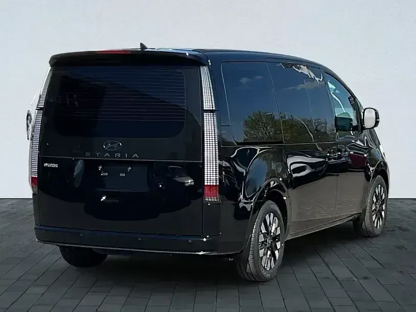 Neu Hyundai Staria GO! 225 PS (165 kW) 2025 Abyss black (schwarz) Van / Kleinbus