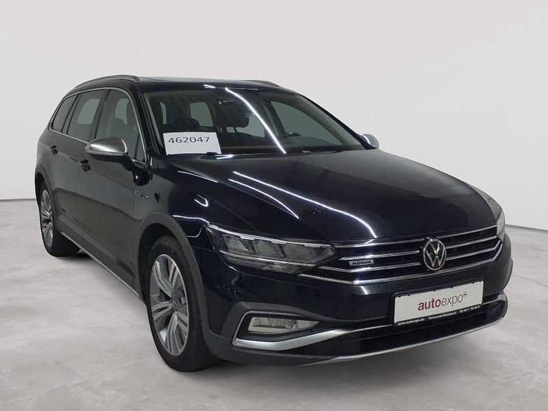 Deep black perleffekt Gebraucht 2021 VW Passat Alltrack Kombi | 21.390 € (Fairer Preis) - Bild 1/4