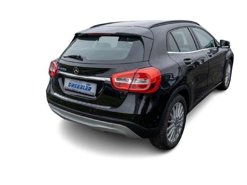 Gebraucht Mercedes GLA200 156 PS (114 kW) 2016 Schwarz SUV