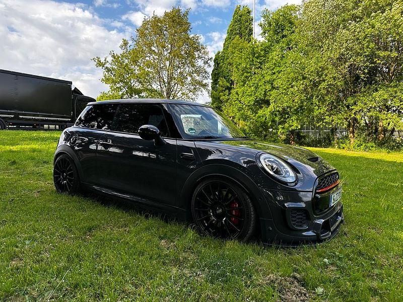 Grau Gebraucht 2015 Mini John Cooper Works Kleinwagen | 19.800 € (Teuer) - Bild 1/4