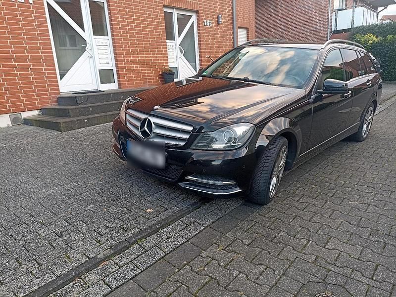 Gebraucht Mercedes C220 170 PS (125 kW) 2012 Schwarz Kombi