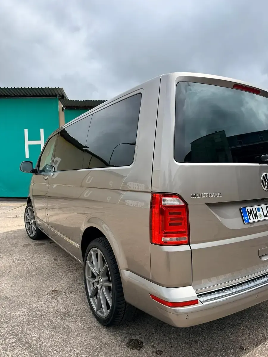 Gebraucht VW T6 204 PS (150 kW) 2016 Gold Van