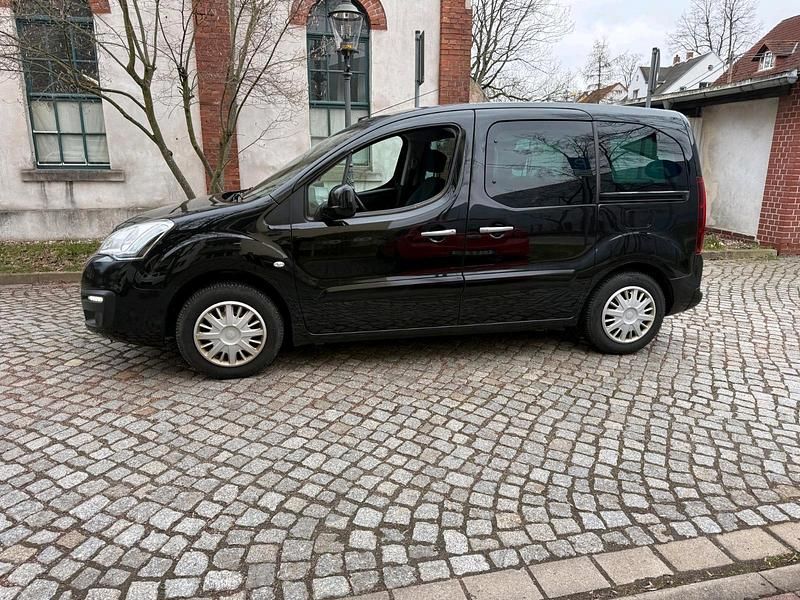 Gebraucht Citroën Berlingo 110 PS (80 kW) 2017 Schwarz Van / Kleinbus