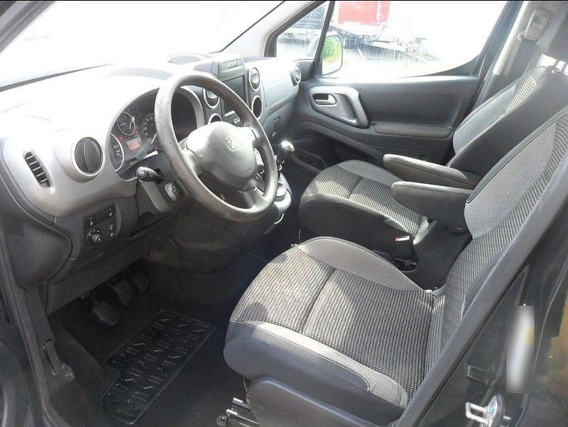 Gebraucht Peugeot Partner 120 PS (88 kW) 2016 Schwarz Van / Kleinbus