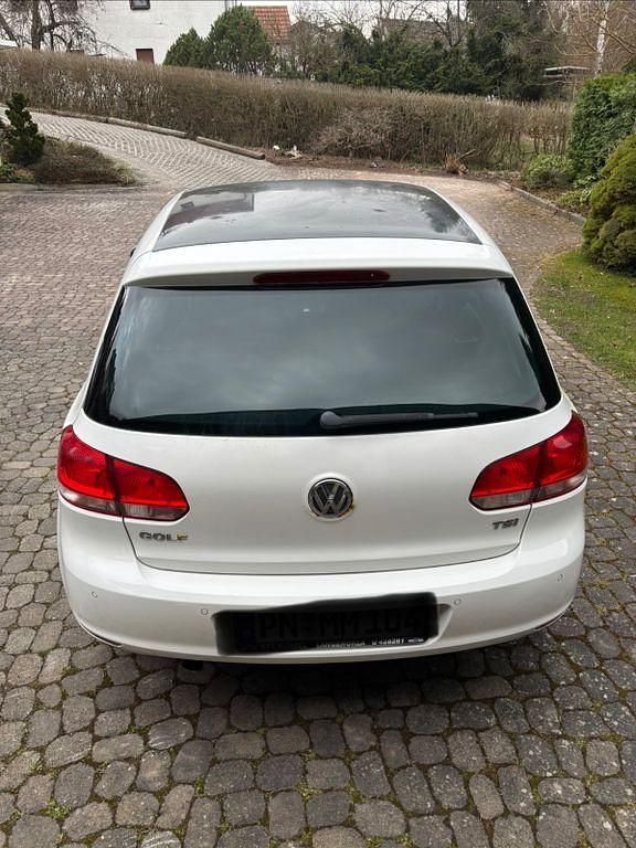 Gebraucht VW Golf VI Team 105 PS (77 kW) 2010 Weiß Kleinwagen