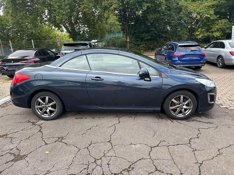 Gebraucht Peugeot 308 CC Active 156 PS (114 kW) 2011 Blau Cabrio