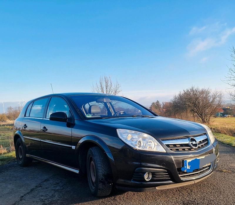 Gebraucht Opel Signum 140 PS (102 kW) 2008 Schwarz Kleinwagen