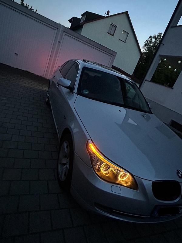 Second-hand BMW 520 177 CP (130 kW) 2008 Argintiu Berlinǎ