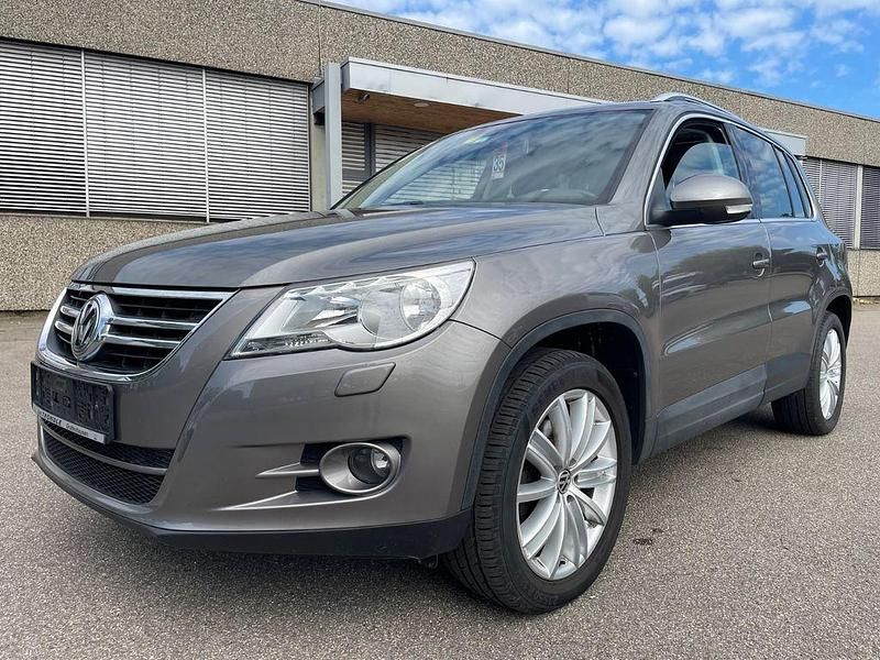 Grau Gebraucht 2008 VW Tiguan Sportline SUV | 6.800 € (Fairer Preis) - Bild 1/4