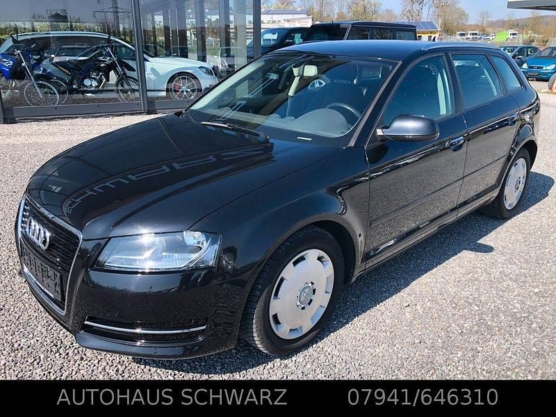 Gebraucht Audi A3 Attraction 105 PS (77 kW) 2011 Phantomschwarz perleffekt Kleinwagen