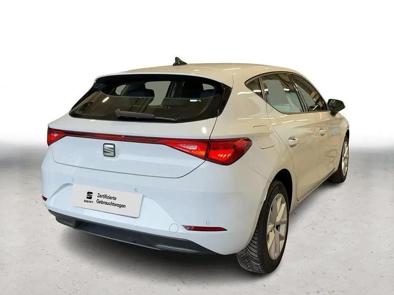 Gebraucht Seat Leon Style 81 PS (59 kW) 2022 Weiß Limousine