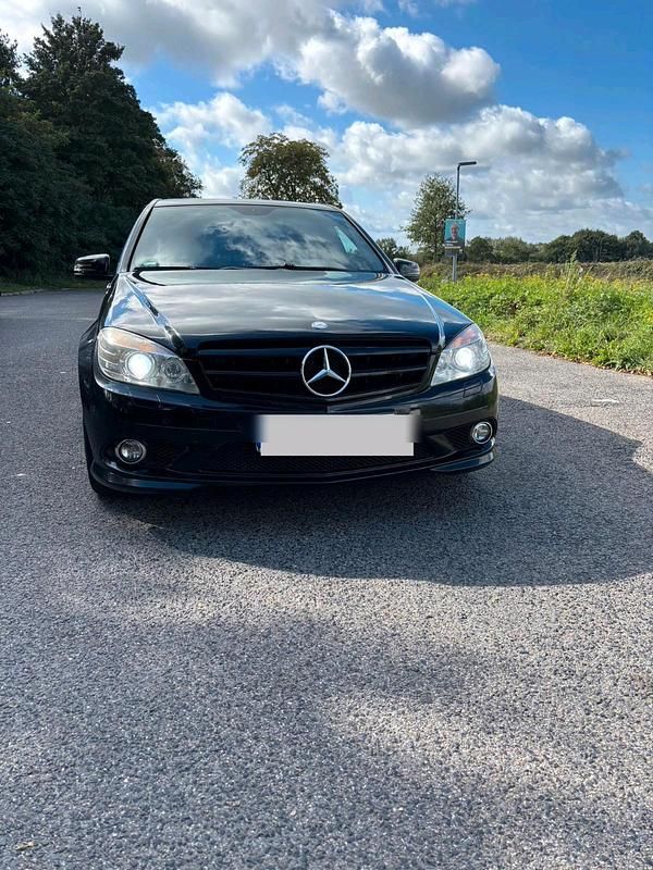 Schwarz Gebraucht 2009 Mercedes C200 AMG Limousine | 7.499 € (Fairer Preis) - Bild 1/4