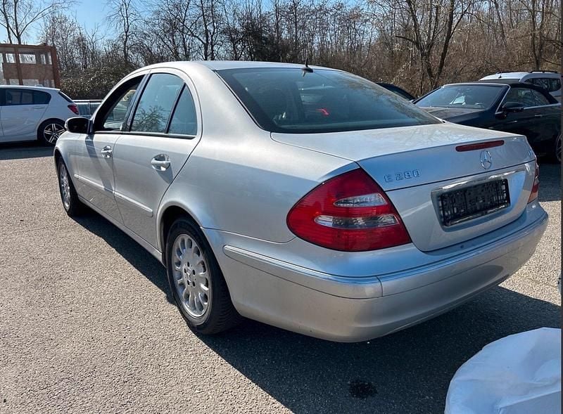 Brugt Mercedes E280 Elegance 2005 Sølv Sedan