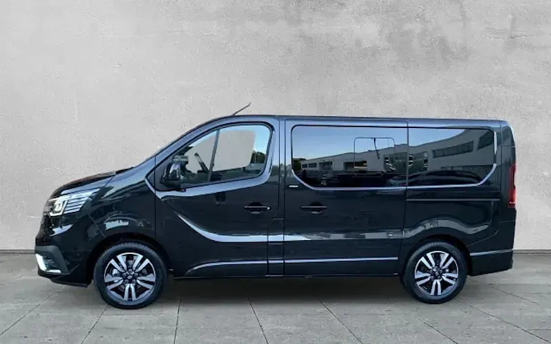Gebraucht Renault Trafic 170 PS (125 kW) 2024 Tenebro schwarz Van / Kleinbus