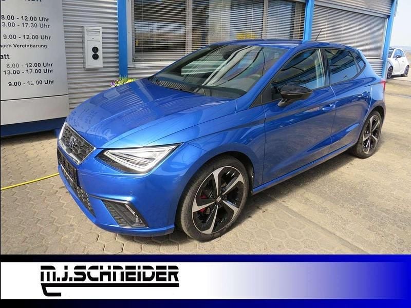 Saphirblau Gebraucht 2024 Seat Ibiza Design Kleinwagen | 21.990 € (Fairer Preis) - Bild 1/4