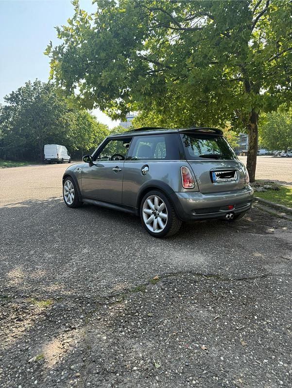 Grau Gebraucht 2005 Mini Cooper S Kleinwagen | 7.299 € (Fairer Preis) - Bild 1/4