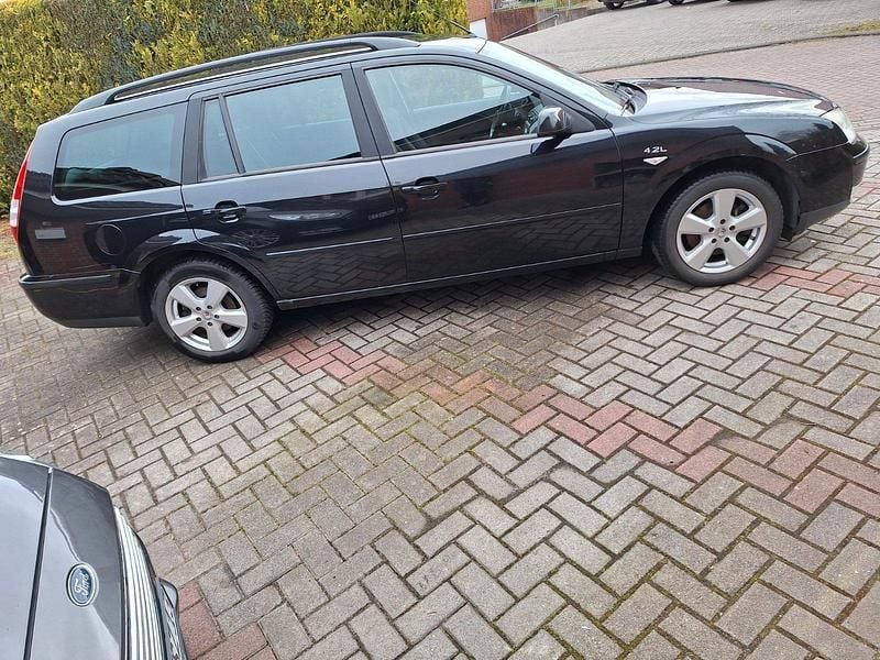 Gebraucht Ford Mondeo 130 PS (95 kW) 2006 Schwarz Kombi