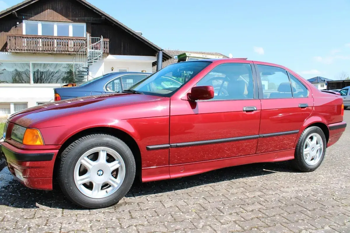 Gebraucht BMW 316 100 PS (73 kW) 1993 Rot Limousine