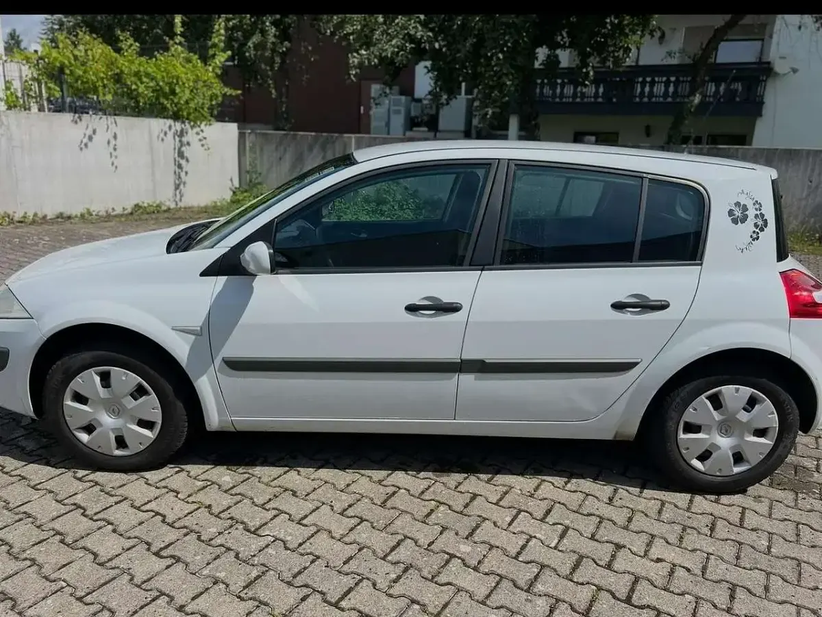 Gebraucht Renault Mégane III 111 PS (81 kW) 2009 Weiß Limousine