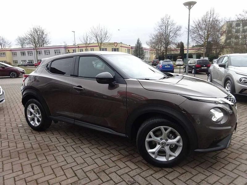 Gebraucht Nissan Juke N-Connecta 114 PS (83 kW) 2022 Braun SUV