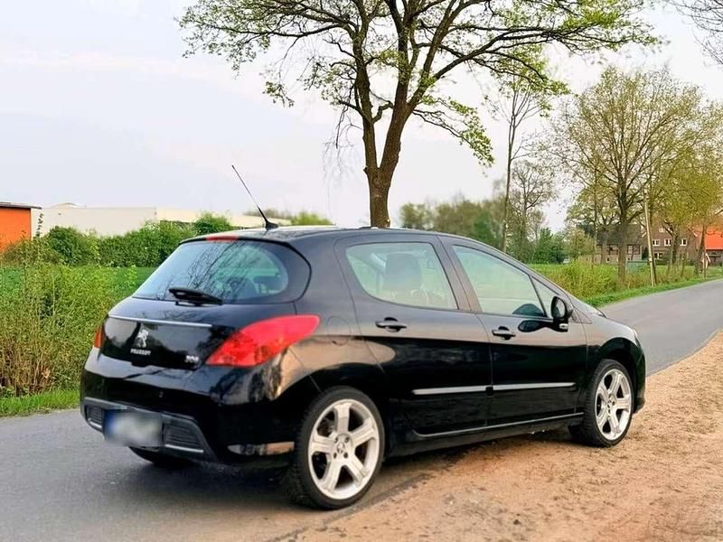 Gebraucht Peugeot 308 Allure 156 PS (114 kW) 2013 Schwarz Limousine