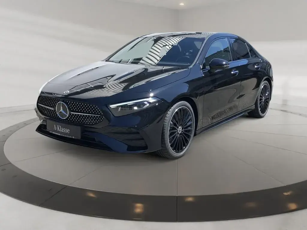 Gebraucht Mercedes A220 AMG 190 PS (139 kW) 2025 Schwarz Limousine