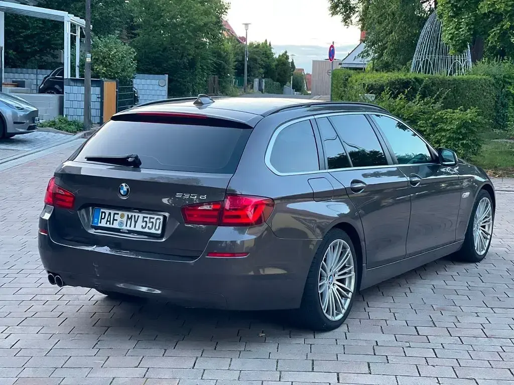 Gebraucht BMW 530 Performance 258 PS (189 kW) 2012 Braun Limousine