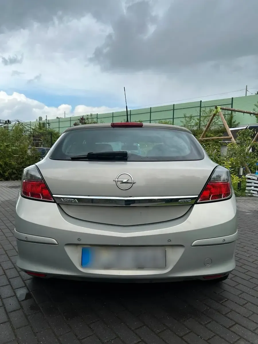 Gebraucht Opel Astra GTC 116 PS (85 kW) 2007 Silber Kleinwagen