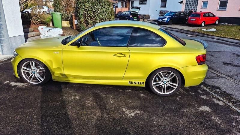 Gebraucht BMW 135 Performance 326 PS (239 kW) 2009 Weiß Kleinwagen