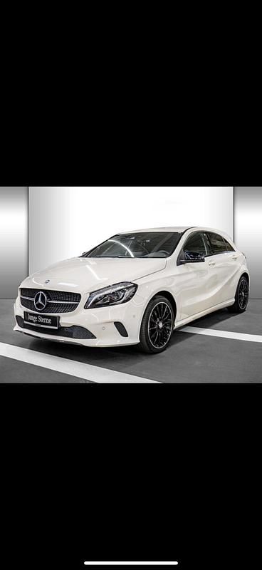 Weiß Gebraucht 2017 Mercedes A180 Business Limousine | 14.500 € (Guter Preis) - Bild 1/4