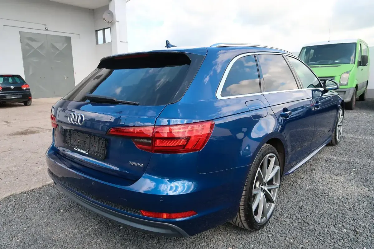 Gebraucht Audi A4 S-Line 218 PS (160 kW) 2016 Blau Kombi