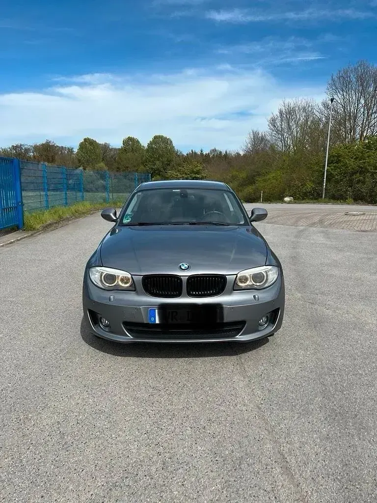 Gebraucht BMW 120 Coupé Sport Line 177 PS (130 kW) 2011 Grau Coupé