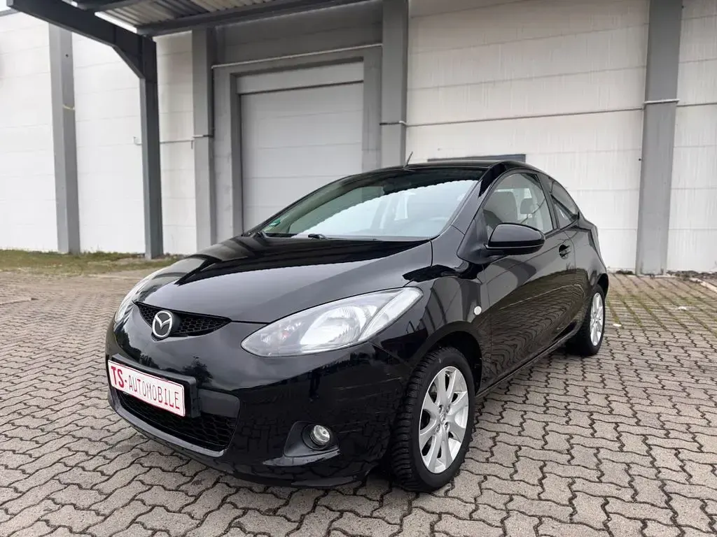 Gebraucht Mazda 2 Inclusive 75 PS (55 kW) 2010 Brilliant black Kleinwagen