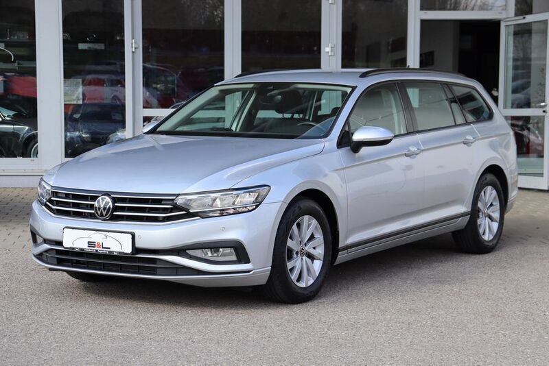 Reflexsilber metallic Gebraucht 2021 VW Passat Business Kombi | 16.900 € (Guter Preis) - Bild 1/4