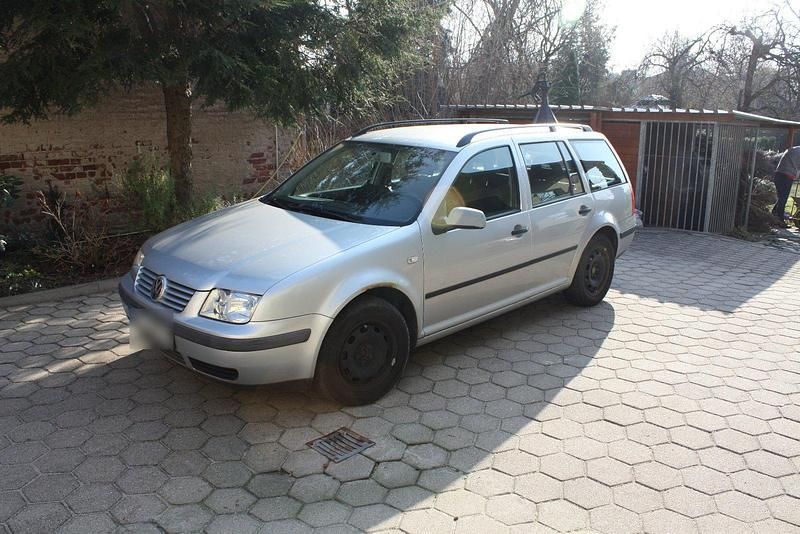 Gebraucht VW Bora Edition 115 PS (84 kW) 2000 Grau Kombi