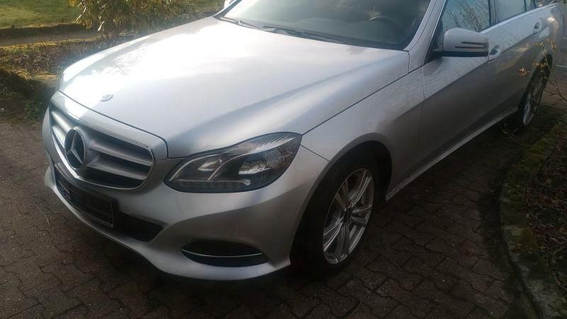 Gebraucht Mercedes E200 Avantgarde 136 PS (100 kW) 2015 Grau Kombi