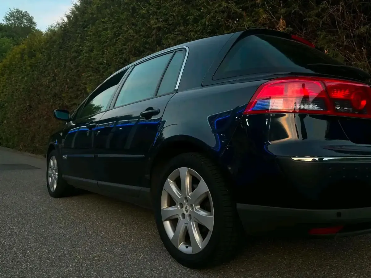 Używany Renault Vel Satis 150 KM (110 kW) 2005 Niebieski Hatchback