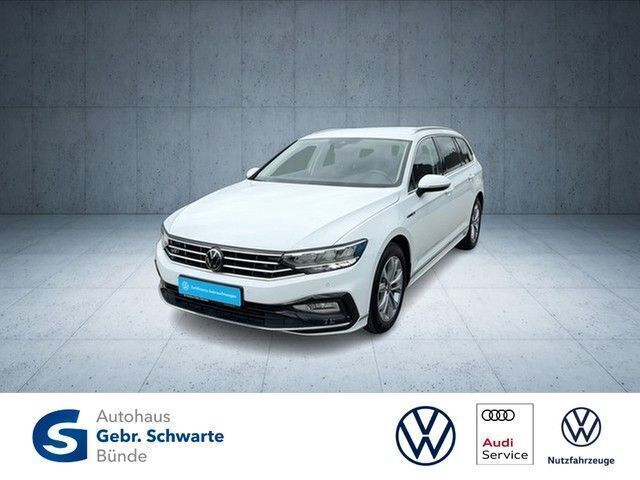 Weiß Gebraucht 2023 VW Passat Elegance Kombi | 29.970 € (Guter Preis) - Bild 1/4