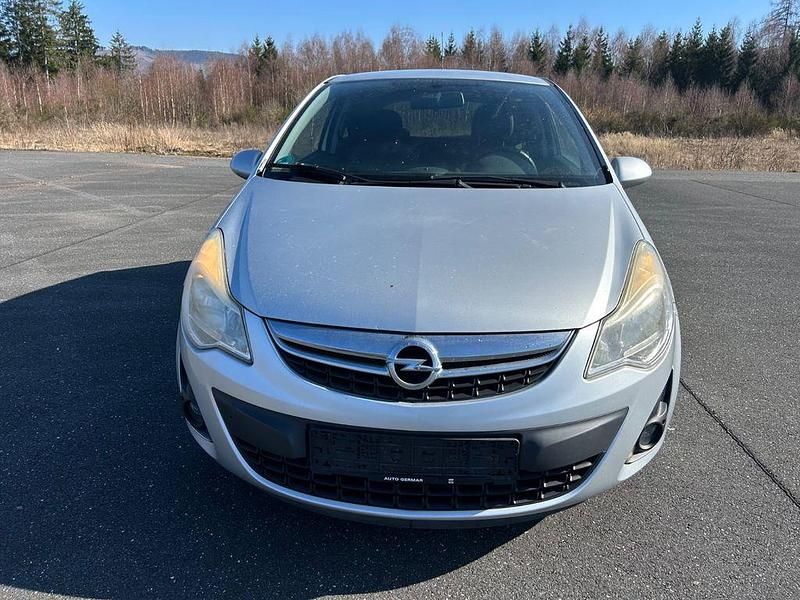 Gebraucht Opel Corsa 75 PS (55 kW) 2012 Silber Kleinwagen