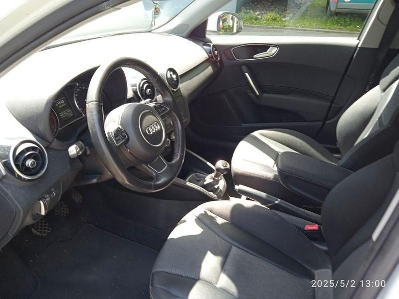 Weiß Gebraucht 2014 Audi A1 Sportback Sport Kleinwagen | 6.222 € (Superpreis) - Bild 1/4