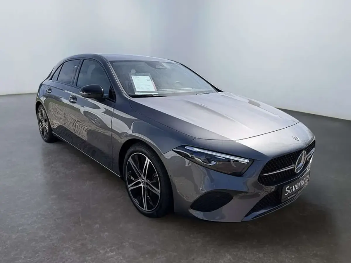 Gebraucht Mercedes A200 Progressive 150 PS (110 kW) 2025 Grau metalliclack mountaingra Limousine
