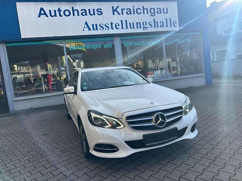 Gebraucht Mercedes E220 170 PS (125 kW) 2013 Polarweiss Limousine