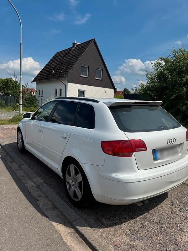 Weiß Gebraucht 2007 Audi A3 Limousine | 3.350 € (Fairer Preis) - Bild 1/4