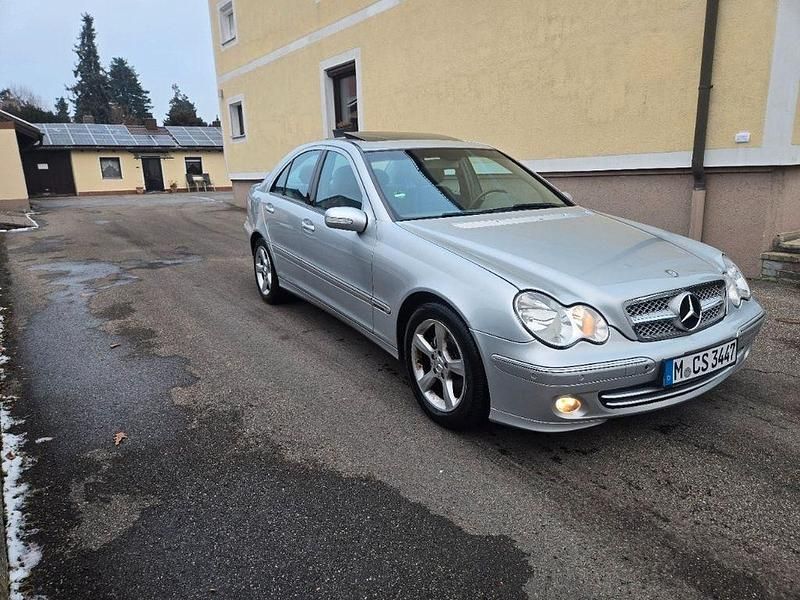 Silber Gebraucht 2007 Mercedes C200 Limousine | 3.499 € (Superpreis) - Bild 1/4