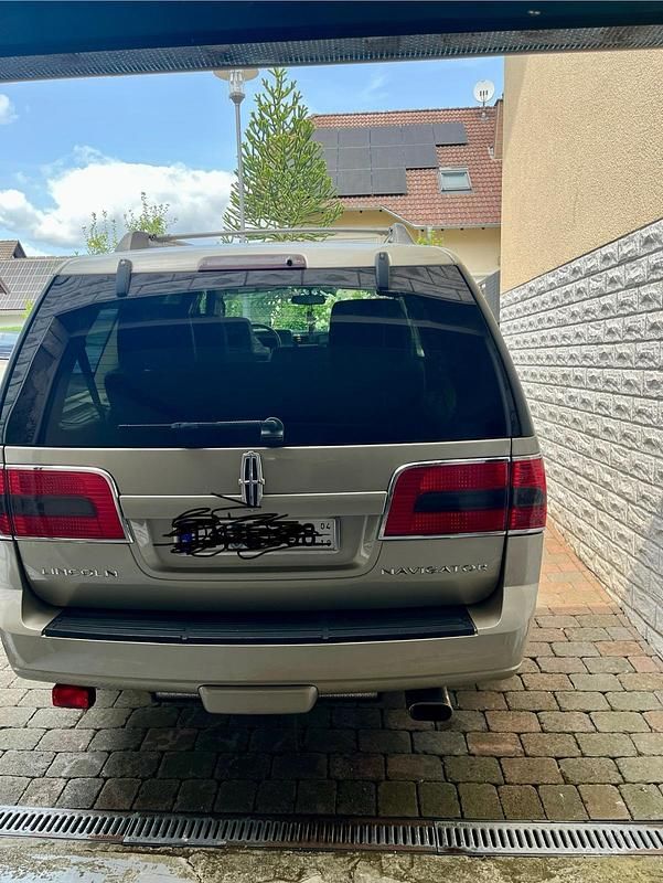 Beige Gebraucht 2007 Lincoln Navigator SUV | 17.800 € - Bild 1/4